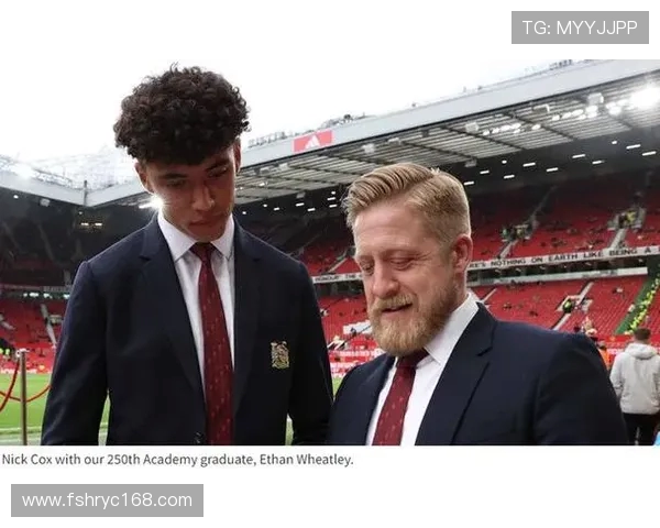 曼联续约三门希顿至 2026 年 罗马诺确认协议达成(2)