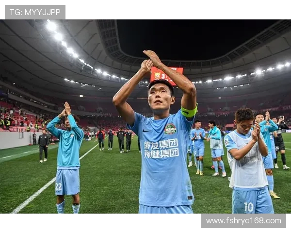 河南队赛前踩场砺兵 酒祖杜康助力冲击海港(2)